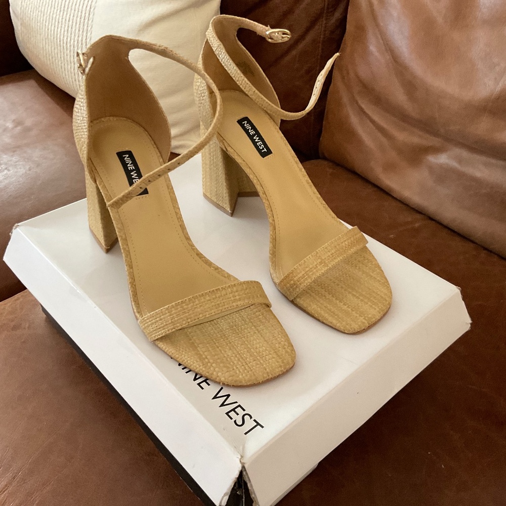 Ladies size 8 1/2  block heeled raffia Nine West Sandals
